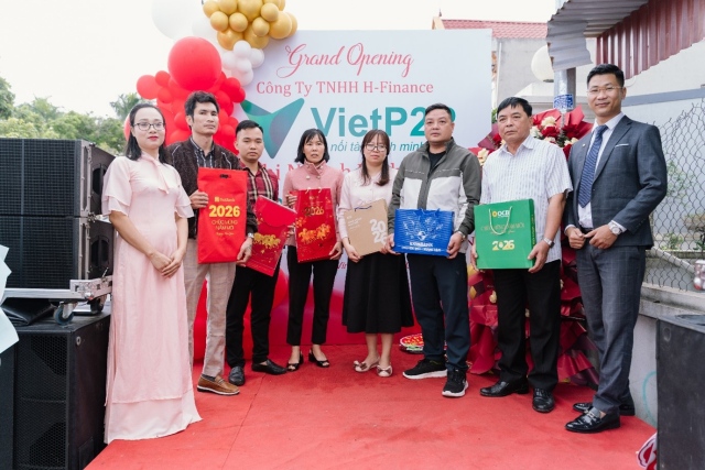 Ảnh c&oacute; chứa người, trang phục, phụ nữ, đ&agrave;n &ocirc;ngNội dung do AI tạo ra c&oacute; thể kh&ocirc;ng ch&iacute;nh x&aacute;c.